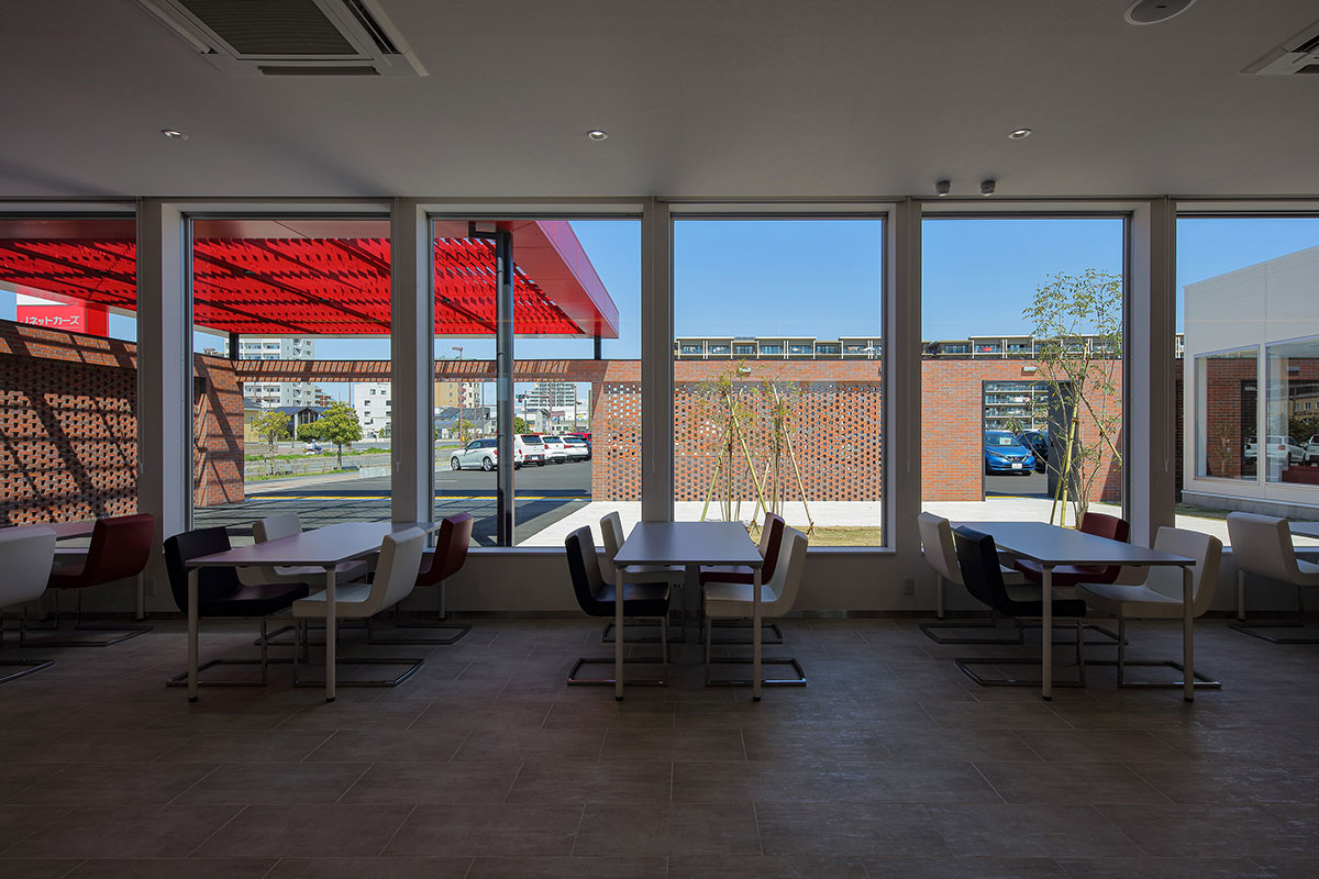 Jネットカーズ 越谷レイクタウン店 設計監理 事例写真